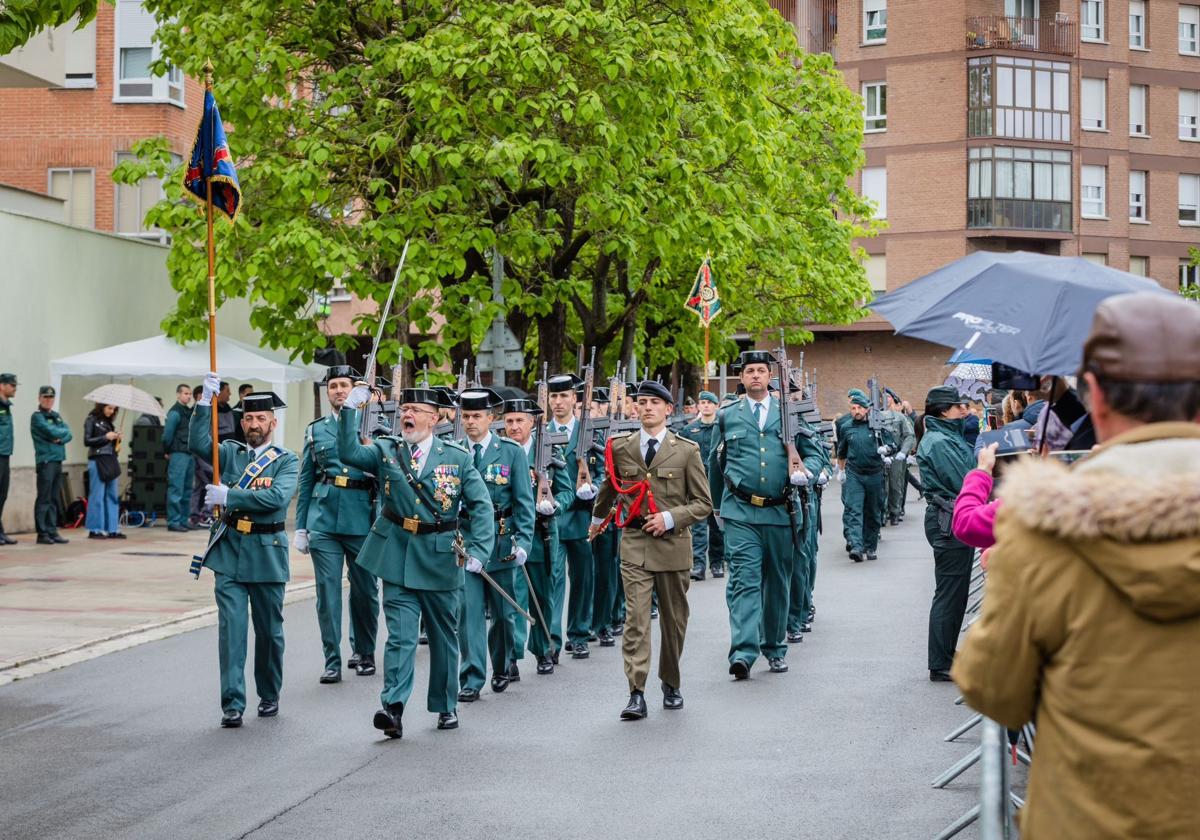 La Guardia Civil desfila por primera vez por las calles de Euskadi en su 180 aniversario