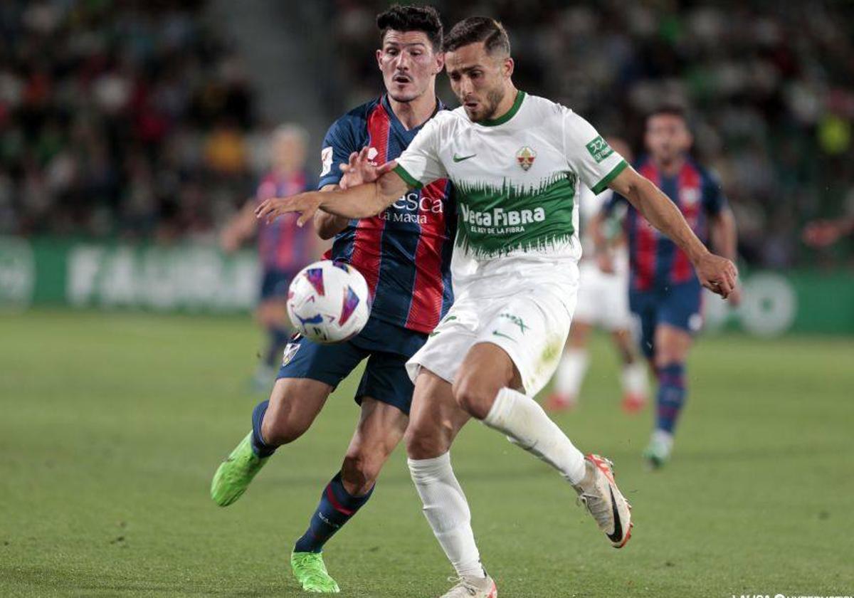 David Vicente apunta a baja el viernes en el Mirandés y el exrojillo Salinas, a titular
