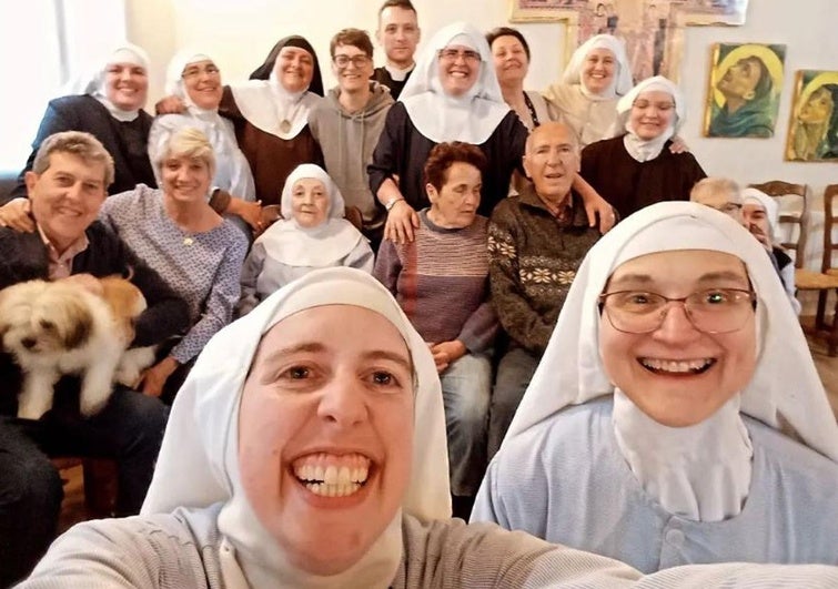 El divertido selfie de las monjas «cismáticas» en Instagram para hacer ver que no están ni «secuestradas» ni «manipuladas»