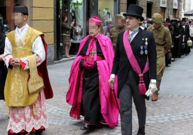 Pablo de Rojas, durante uno de los desfiles por el Casco Viejo de Bilbao.