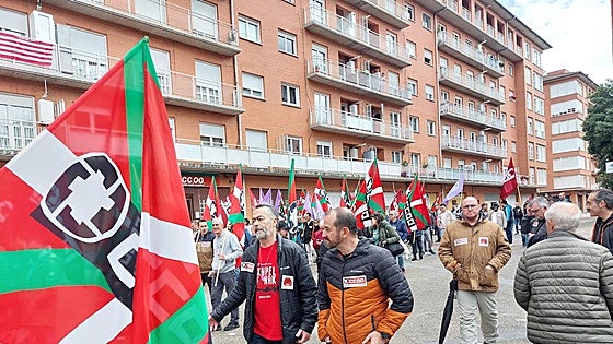 Comisiones Obreras se concentra en Durango contra del despido de un trabajador en Fumbarri