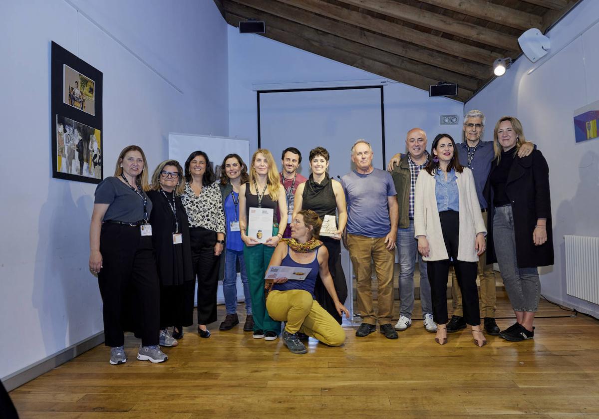 Los ganadores de la edición pasada del festival de arte de calle en Leioa.