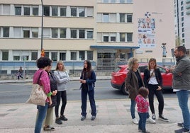 Más de 40 familias de Kabiezes han denunciado a la sanitaria por simular que vacunaba a sus hijos.