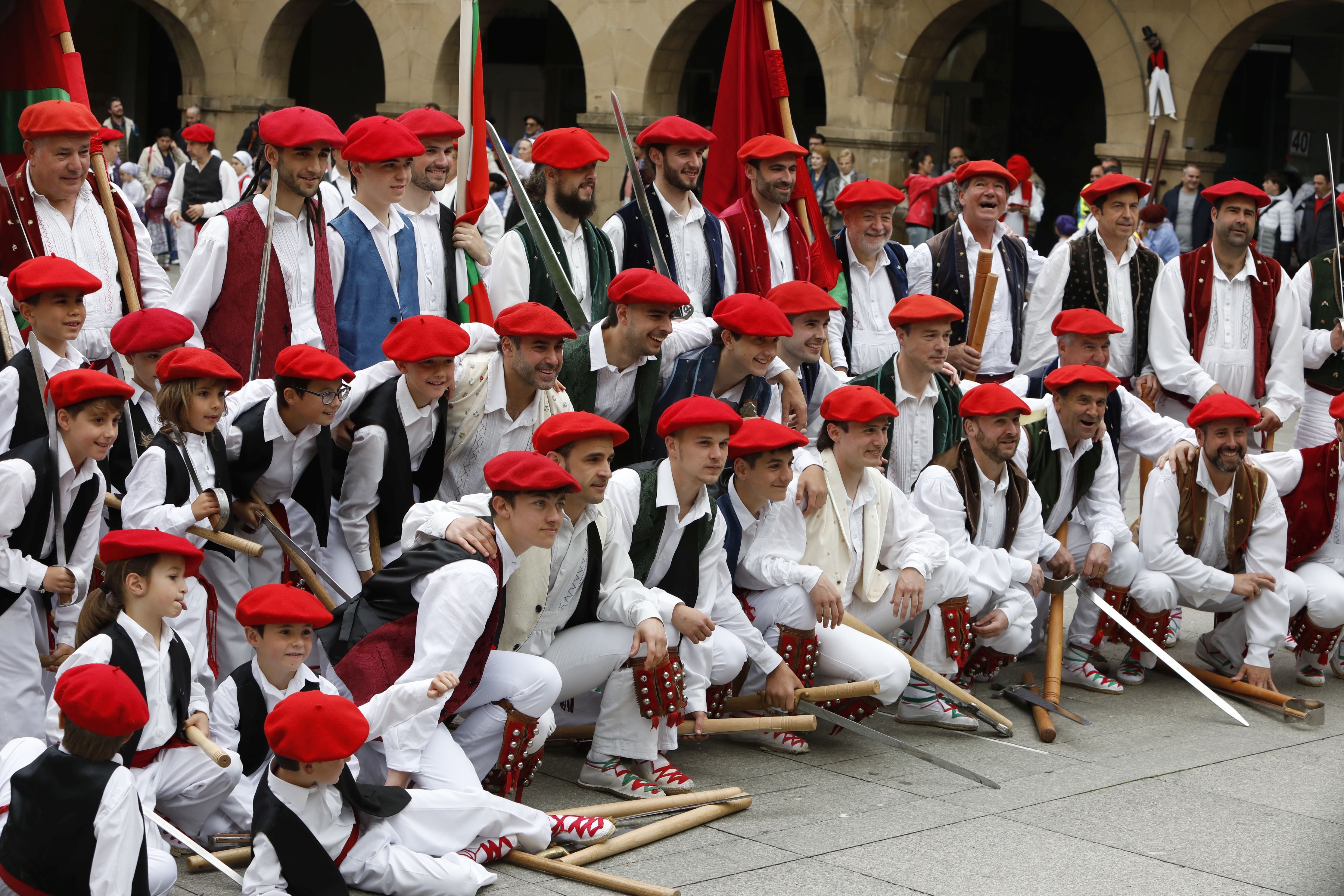 La gran fiesta de los bailes tradicionales en Amorebieta