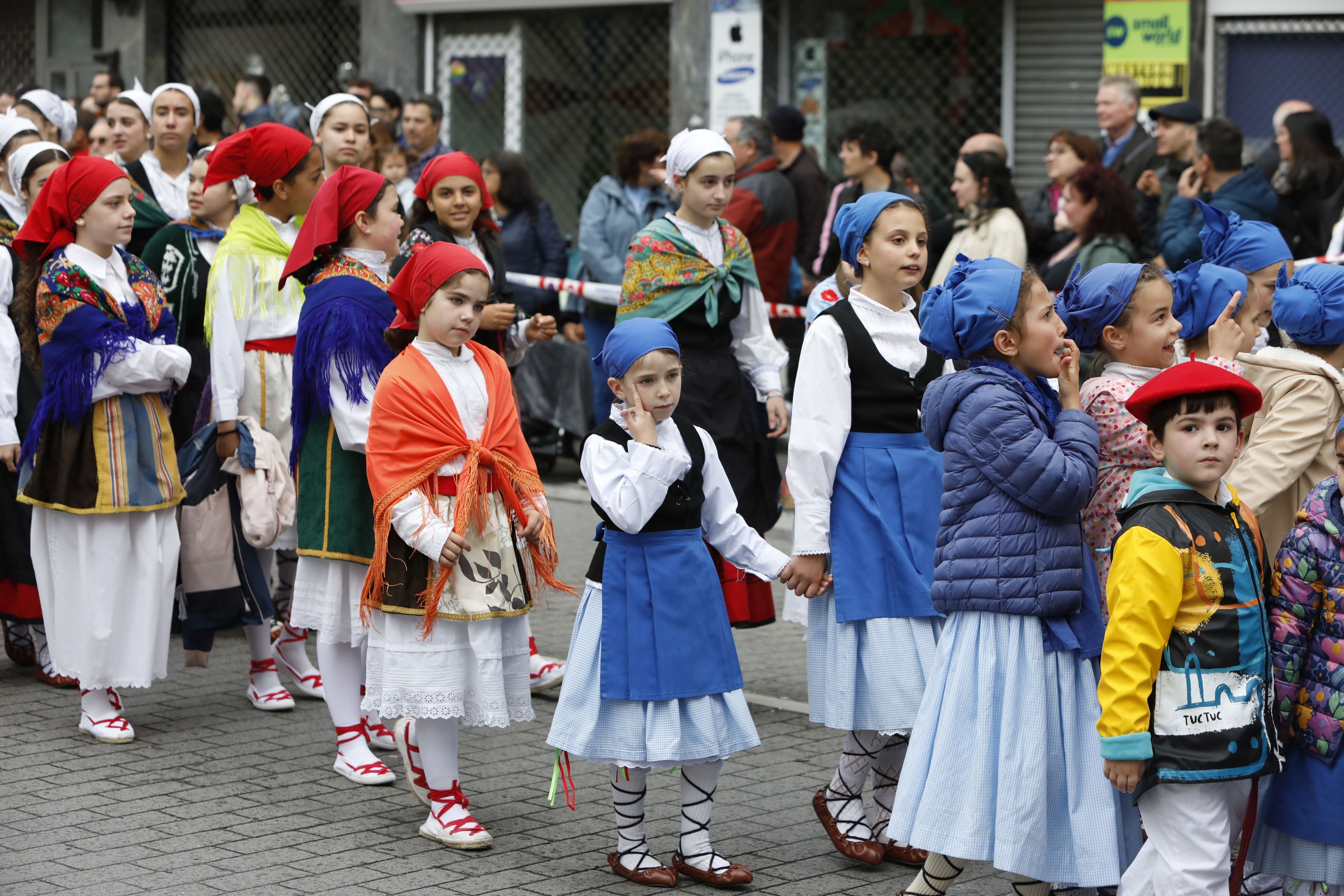 La gran fiesta de los bailes tradicionales en Amorebieta