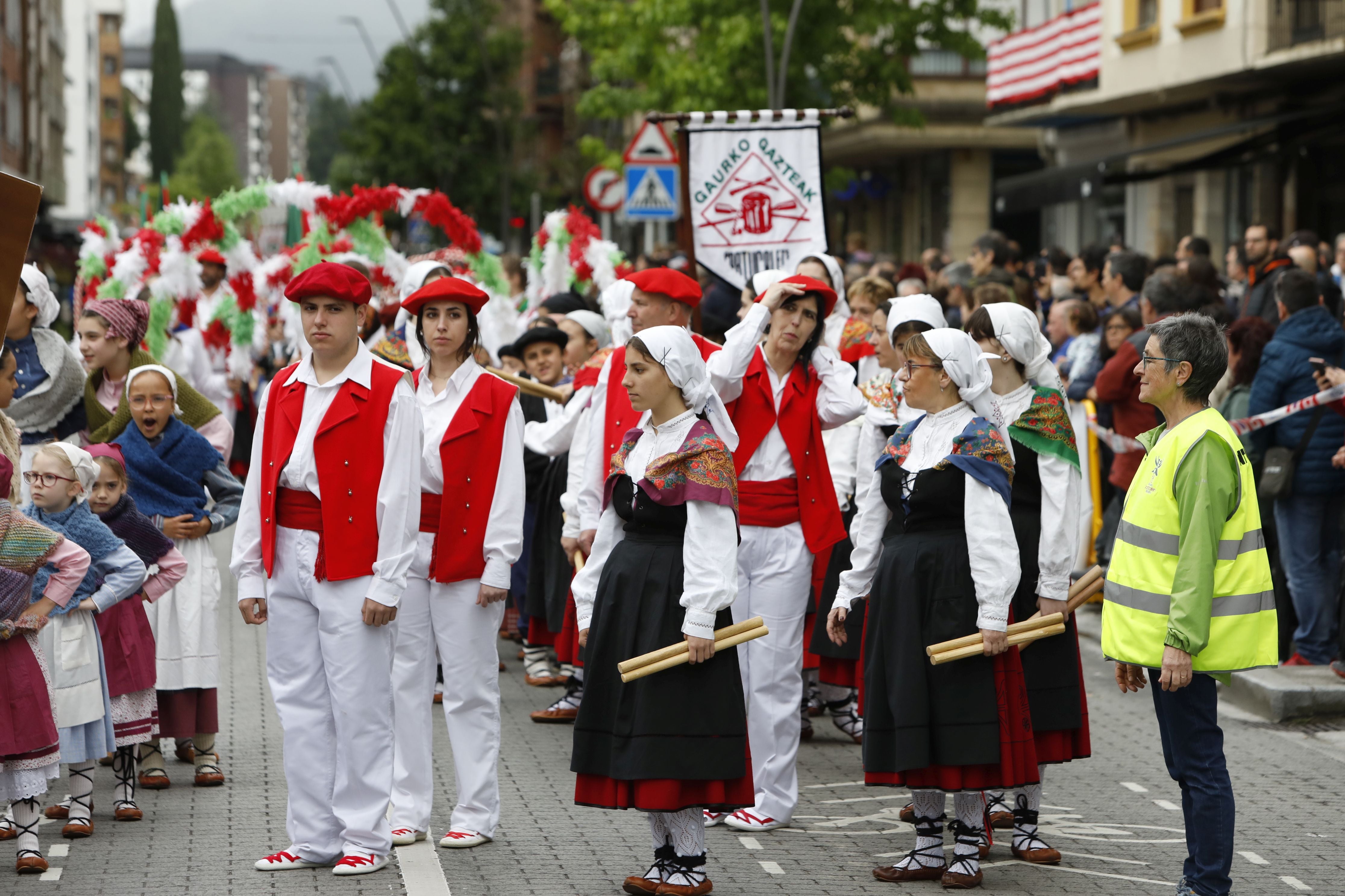 La gran fiesta de los bailes tradicionales en Amorebieta