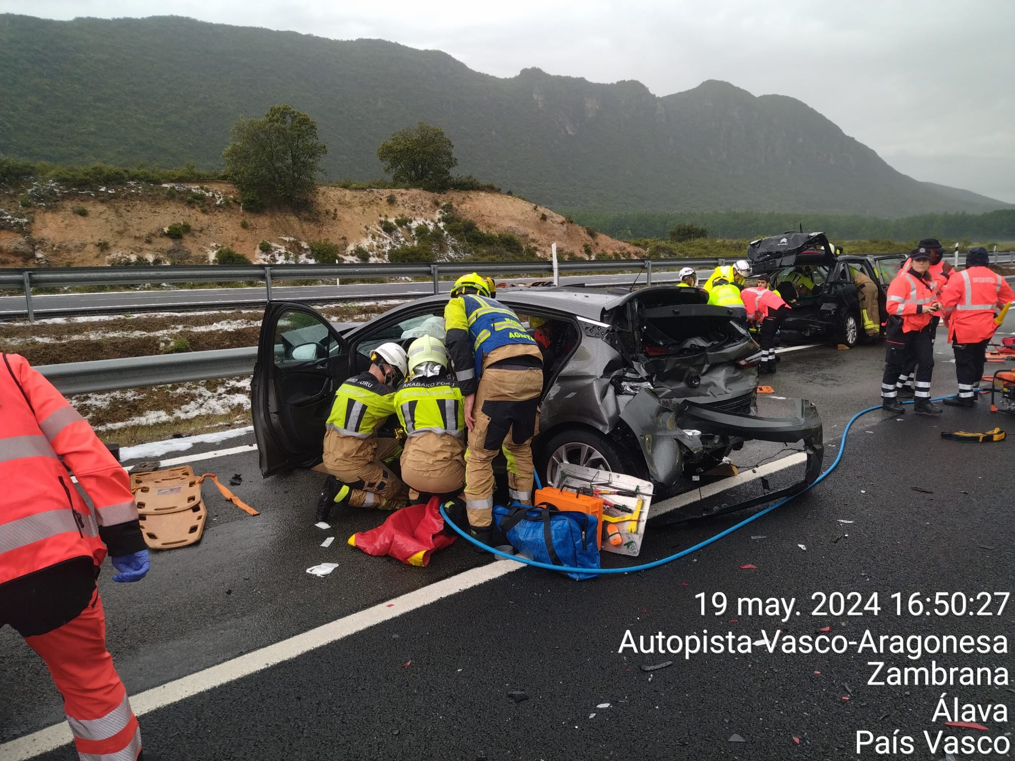 Ocho personas resultan heridas en un choque múltiple en la AP-68 a la altura de Zambrana tras una granizada