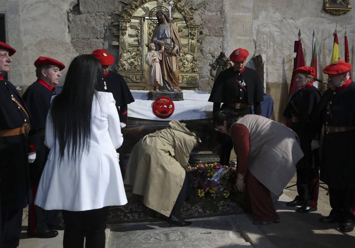 Miñones en activo y varias decenas de jubilados, junto a representantes institucionales han acudido a los actos de homenaje.