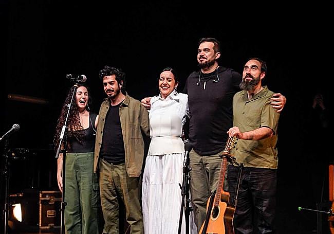 Saludos tras el bis.