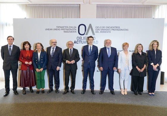 Iñaki López Gandásegui, María Goti, Marisol Garmendia, José Miguel Santamaría, Ramiro González, Ricardo Chocarro, José Ignacio Zudaire, Arantxa Tapia, Irma Basterra y Zuriñe Ortiz de Latierro.