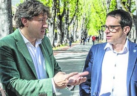 Eneko Andueza y Pello Otxandiano, durante un encuentro organizado en la campaña del 21-A por este periódico con todos los candidatos.