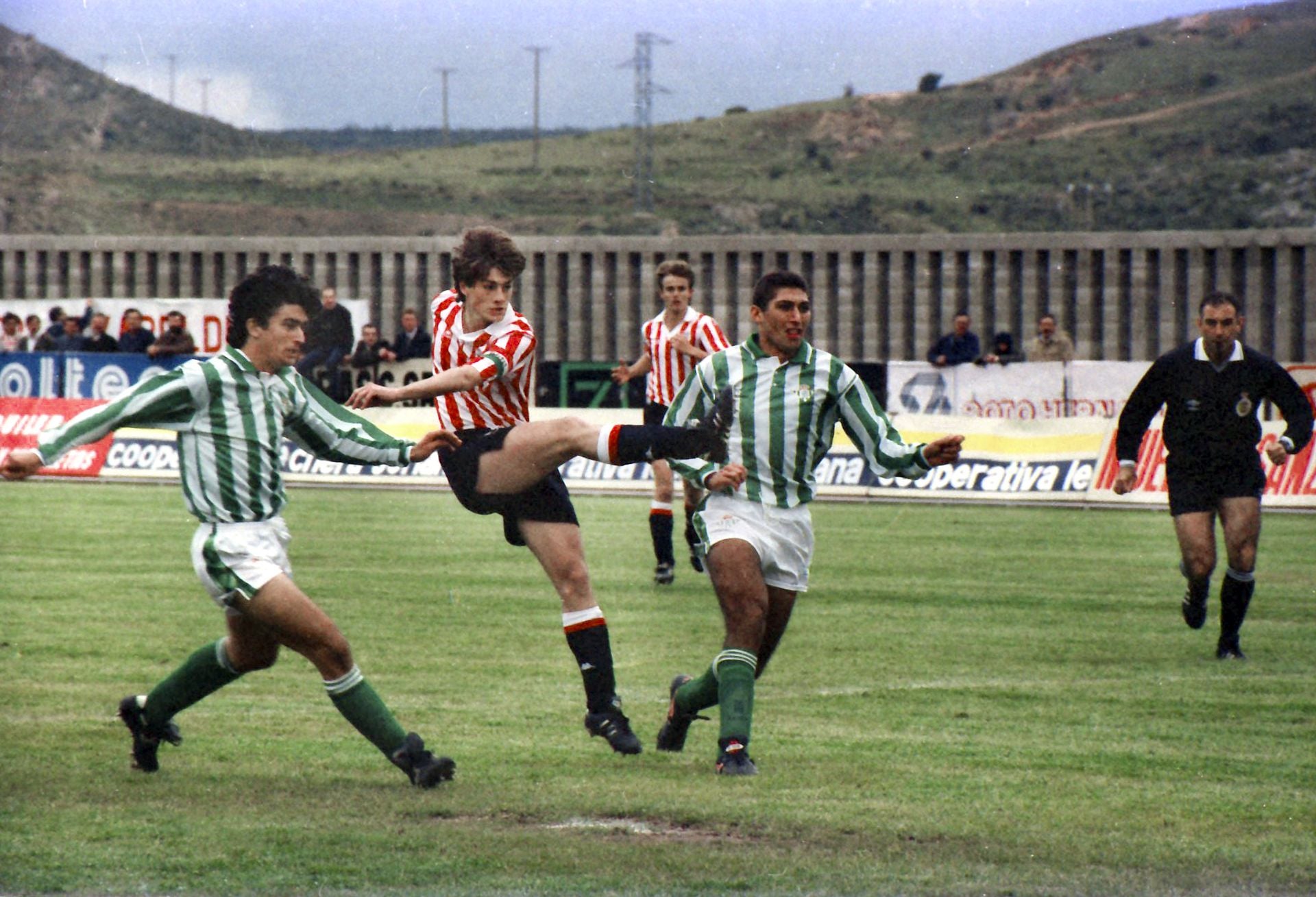 Gol de Julen Guerrero en Soria el 7-6-92 para que el Athletic gane la Copa juvenil.