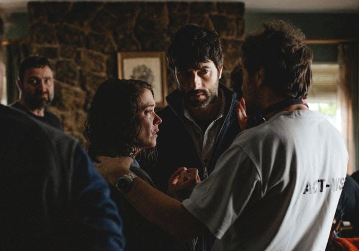 Patricia López y Javier Rey durante el rodaje de 'Singular' estos días en Madrid.