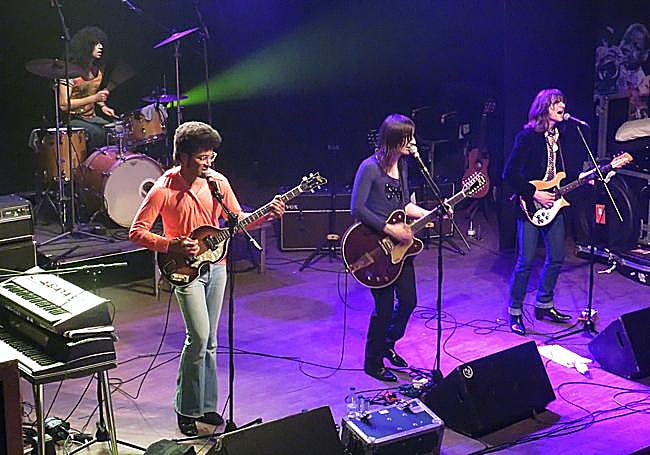 Danny Ayala, Reza Matin, más Brian y Michael D'Addario.