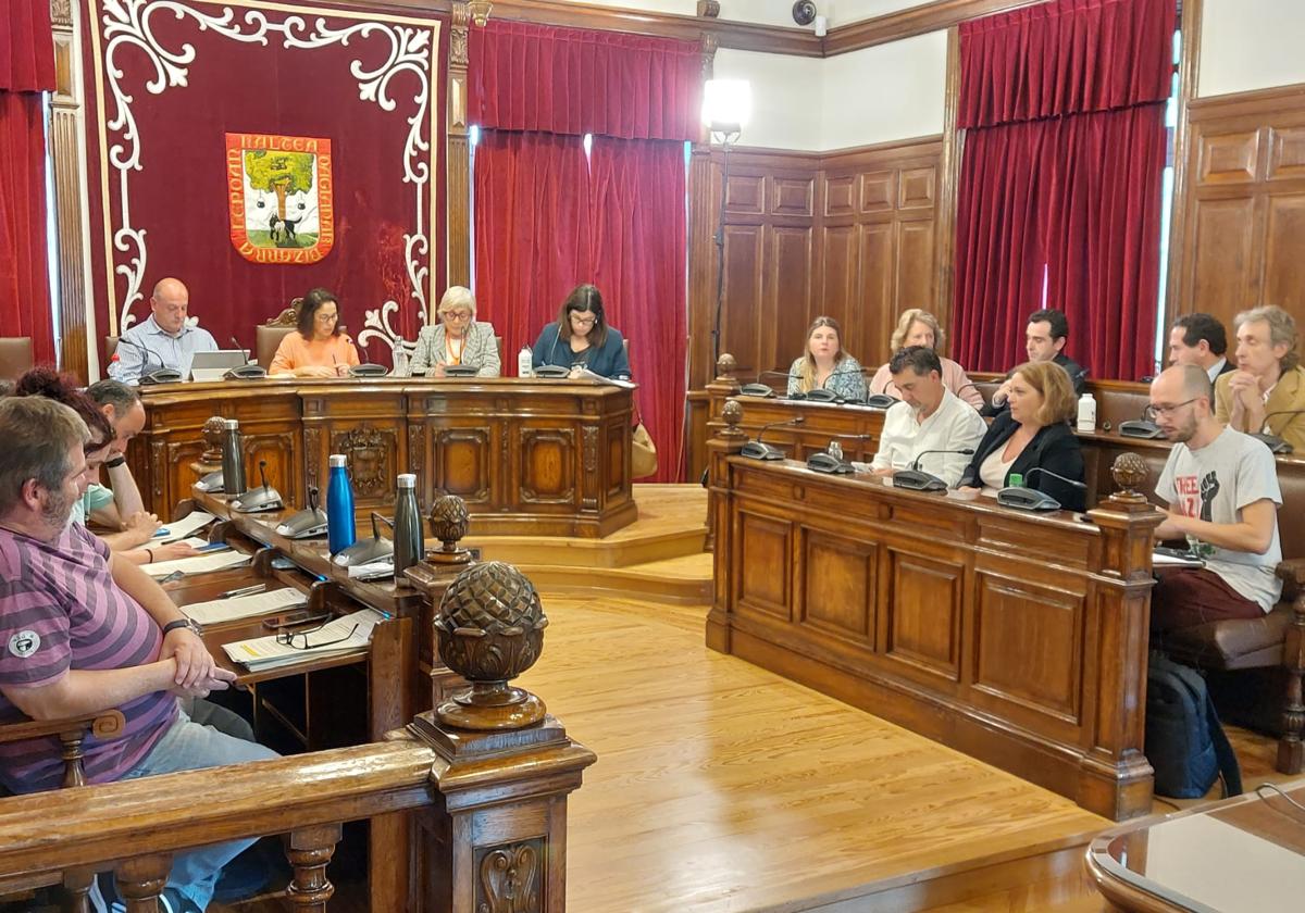 Pleno del Ayuntamiento de Getxo en el que esta mañana se han enzarzado Elkarrekin Podemos, EH Bildu y el PP.