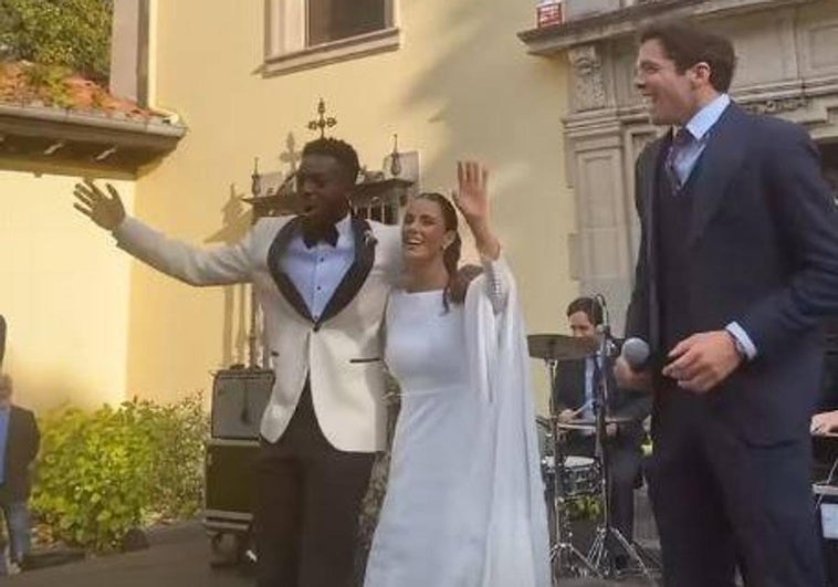 La banda de rock 'Third Floor' ameniza la boda de Iñaki Williams y Patricia Morales.