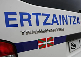 Dos detenidos tras ser sorprendidos robando en un edificio de viviendas de Barakaldo