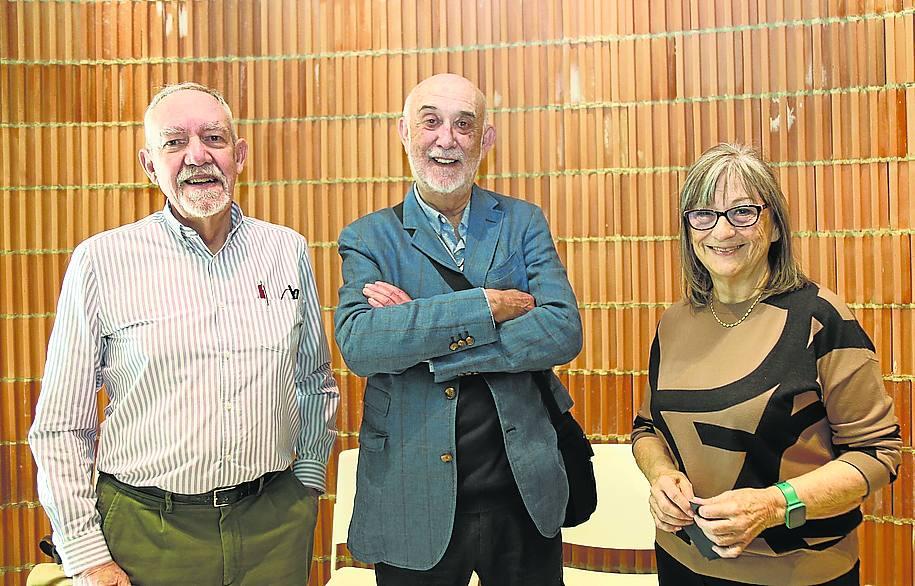 Eduardo Martín, Julio Herrero y Mari Paz Larrumbide.