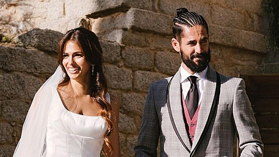 Sara Sálamo e Isco celebran su boda en secreto y con él en muletas