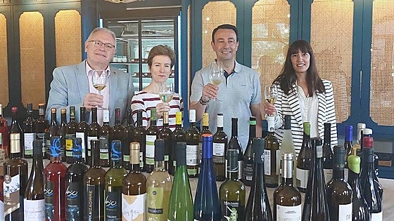 Ponen en marcha 10 rutas para potenciar el txakoli como tractor turístico de Bizkaia