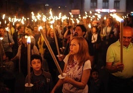 Imagen de la tradicional bajada con artorchas.