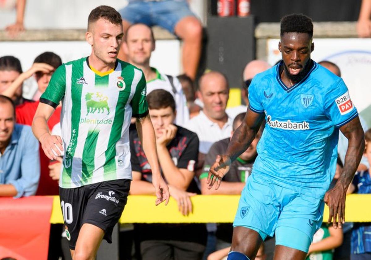 Iñigo Vicente e Iñaki Williams durante el amistoso del verano pasado.