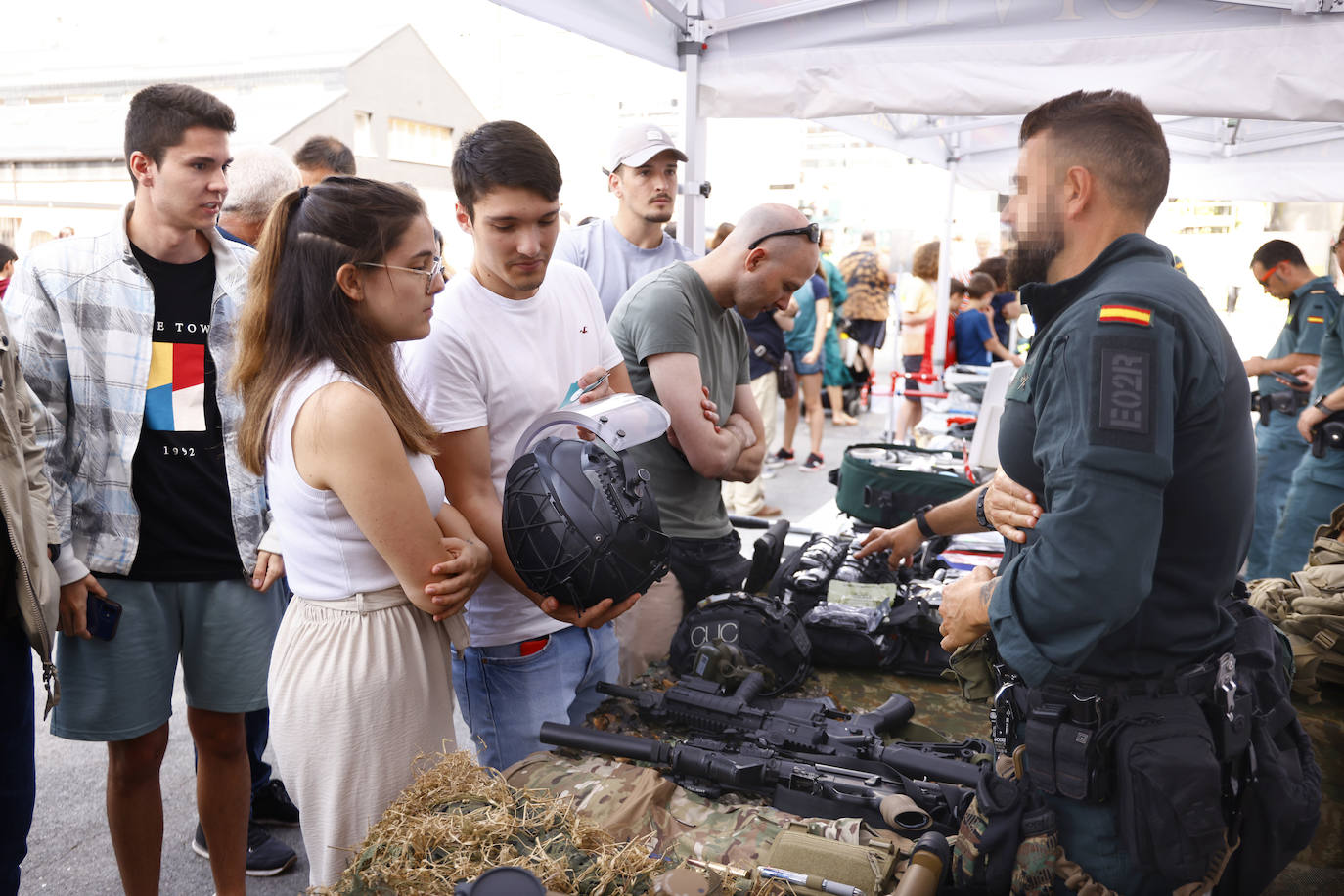 La jornada de puertas abiertas de la Guardia Civil de Vitoria, en imágenes