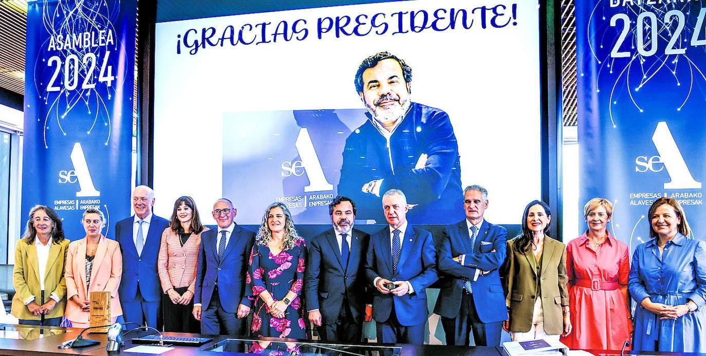 Marisol Garmendia, Irma Basterra, Fernando Salamero, Maider Etxebarria, Ramiro González, Isabel Busto, Pascal Gómez, Iñigo Urkullu, Juan Ugarte, Bakartxo Tejeria, Arantxa Tapia y Tamara Yagüe.