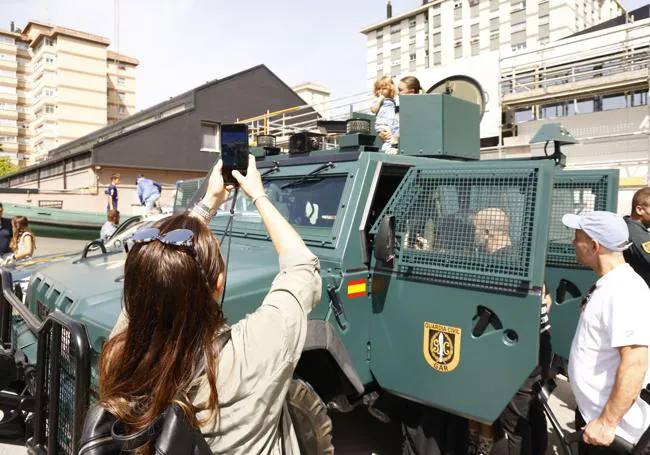 Un Hummer blindado ha sido una de las estrellas de la jornada en Sansomendi.