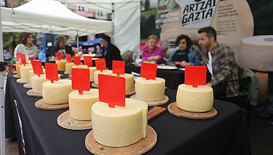 La quesería navarra Kortaria se adjudica el 'Villa de Bilbao' de quesos Idiazabal