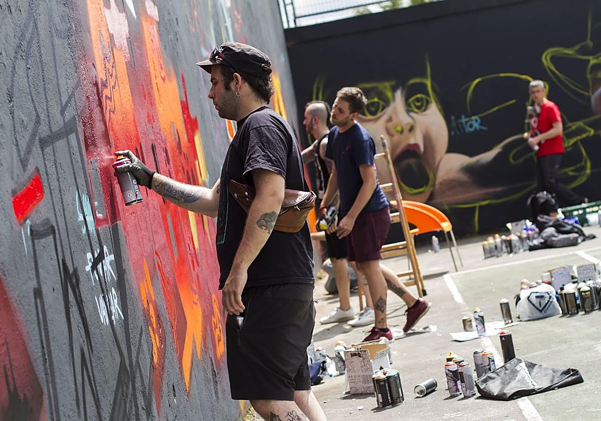La cita está organizada por el colectivo Aztarnak Muralismo y el Ayuntamiento de Basauri.