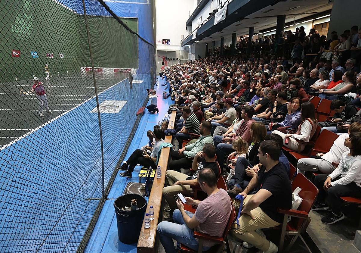 Aspecto del frontón Deportivo durante una de las funciones