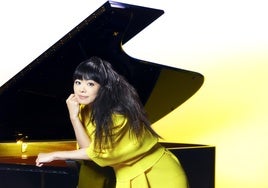 La pianista japonesa Hiromi pasará por Muxikebarri con su nuevo conjunto, Sonicwonder.