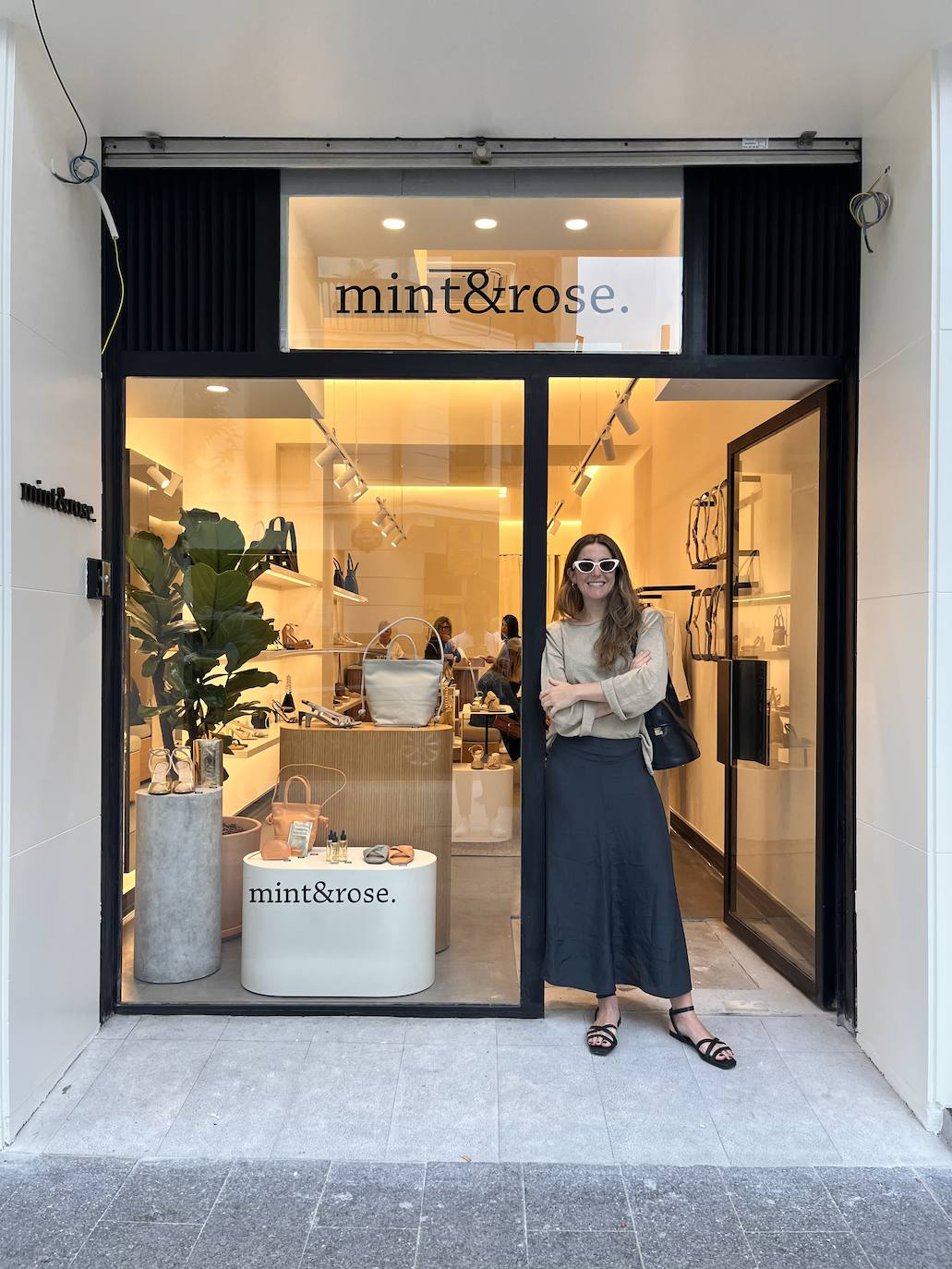 Mint & Rose, la historia de la banquera que triunfa con sus zapatos y ...