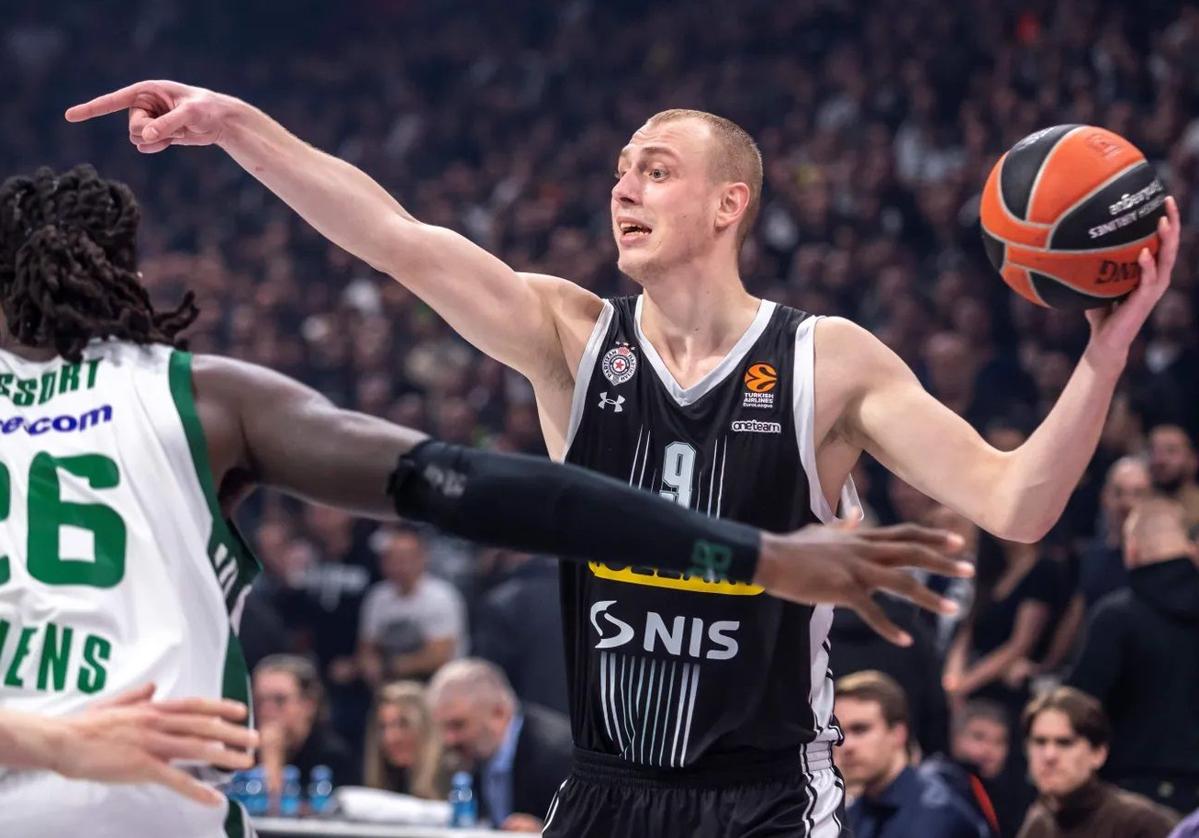 Smailagic acredita dos temporadas de bagaje en la Euroliga con el Partizan.