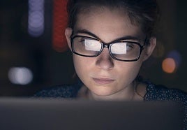 El mal uso que hacen los jóvenes de internet genera relaciones pobres que favorecen las infecciones de transmisión sexual.