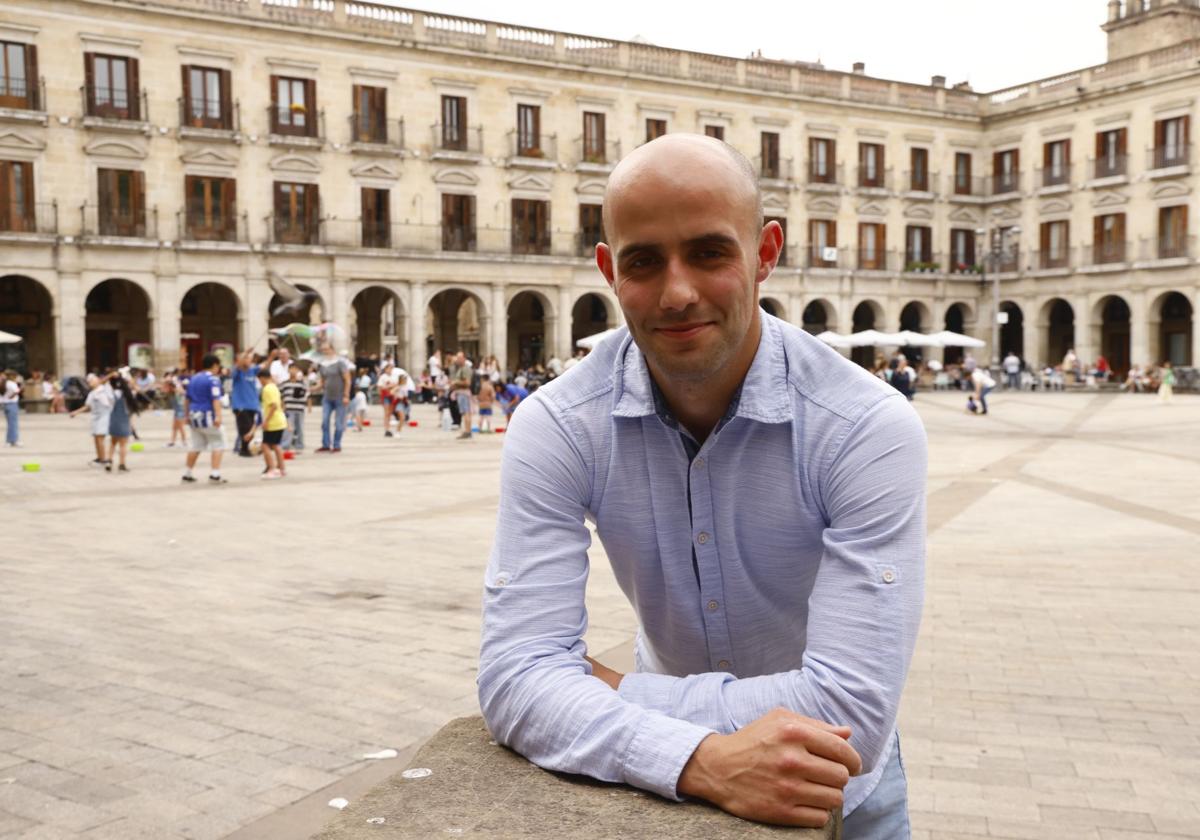 Zigor, en la plaza de España de Vitoria.