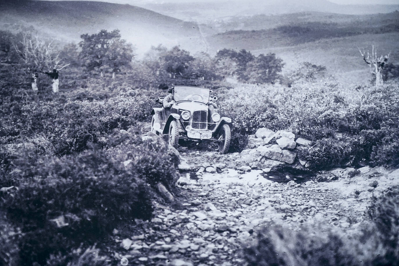 El Citroën que coronó el Gorbea hace un siglo