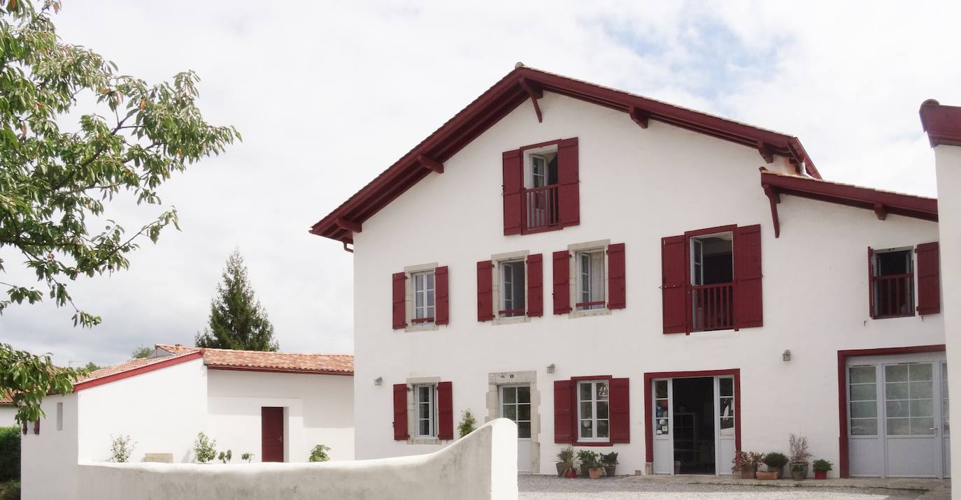 Una madre y su hija convierten una granja en una casa rural con encanto en el País Vasco francés
