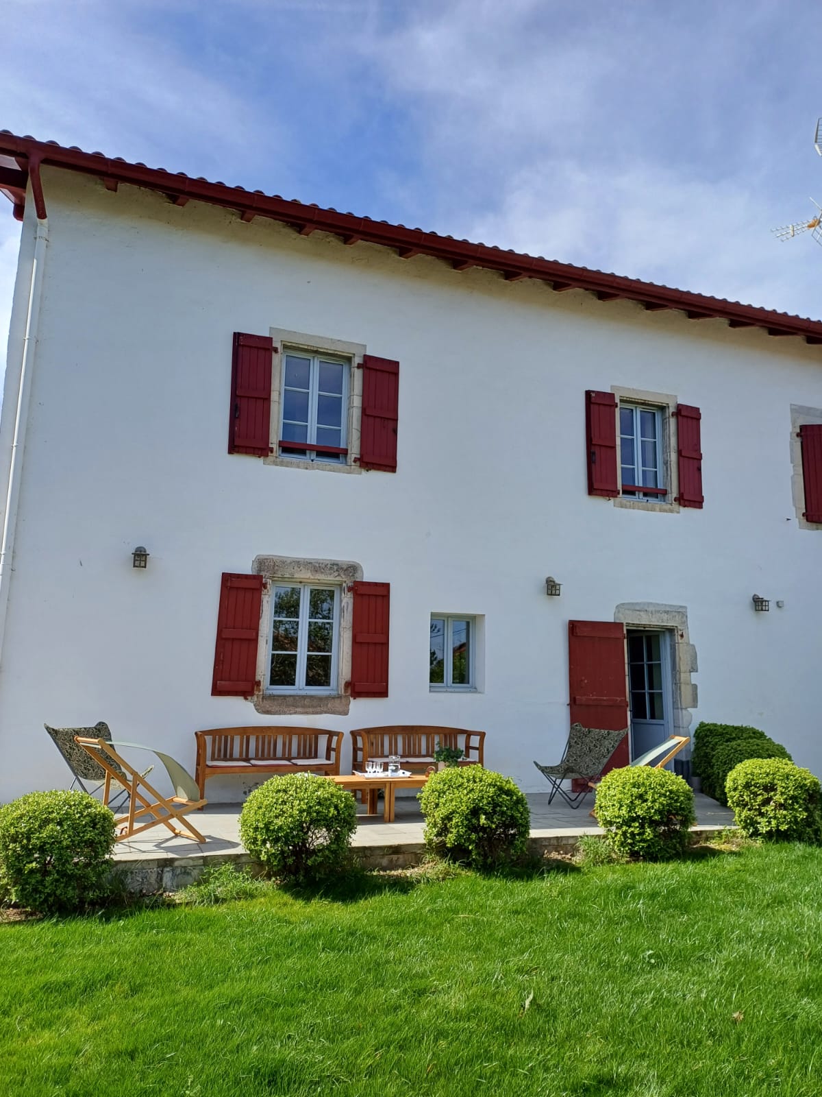 Una madre y su hija convierten una granja en una casa rural con encanto en el País Vasco francés