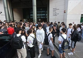 Alumnos que han hecho la Selectividad hace unos días.