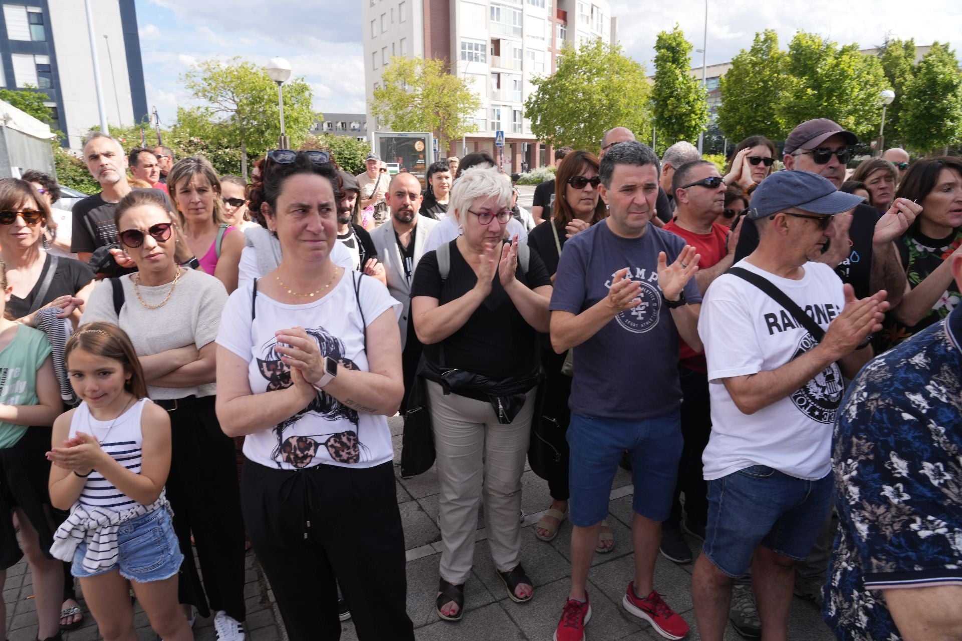 Las imágenes de la protesta por la violación de una menor en Vitoria