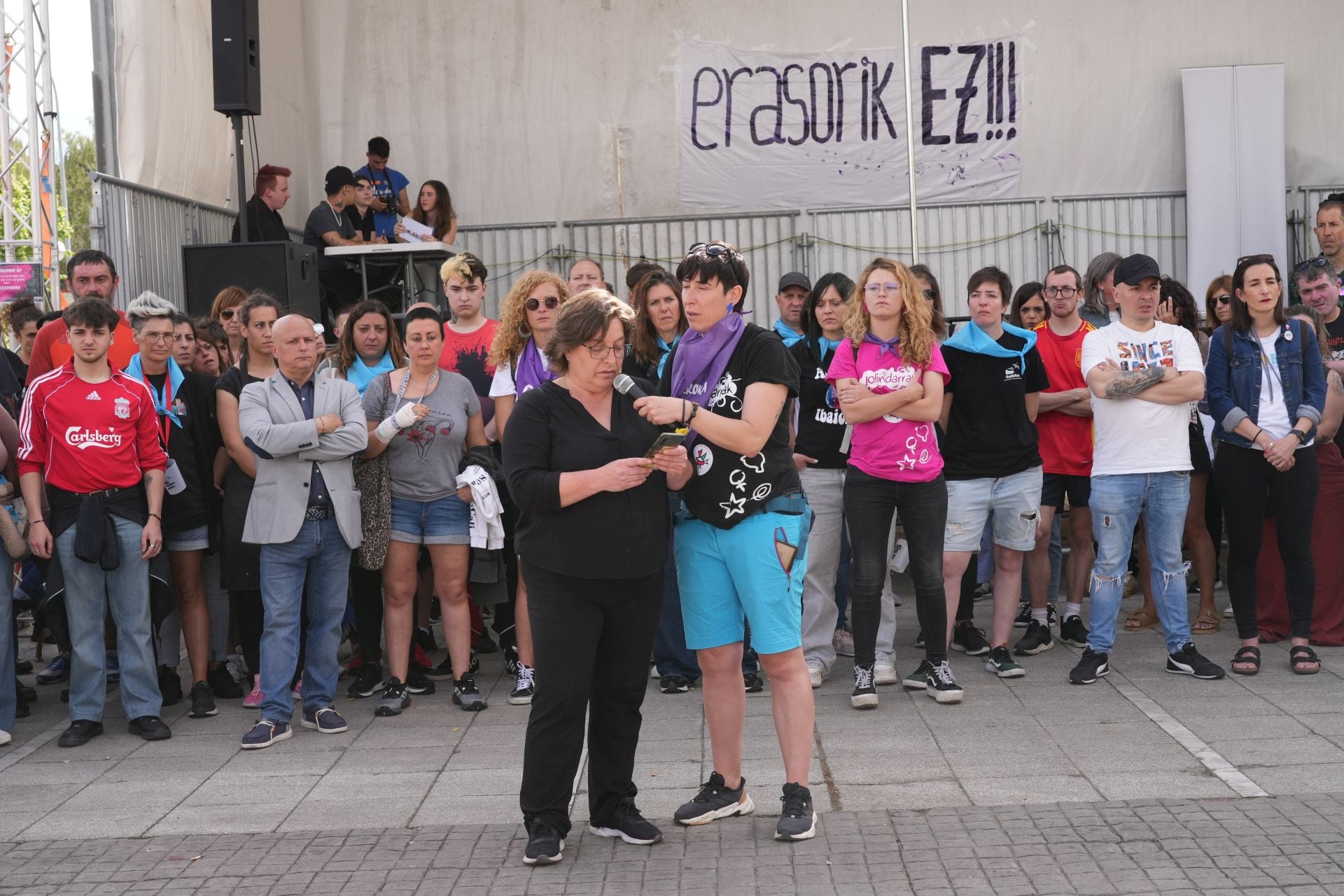 Las imágenes de la protesta por la violación de una menor en Vitoria