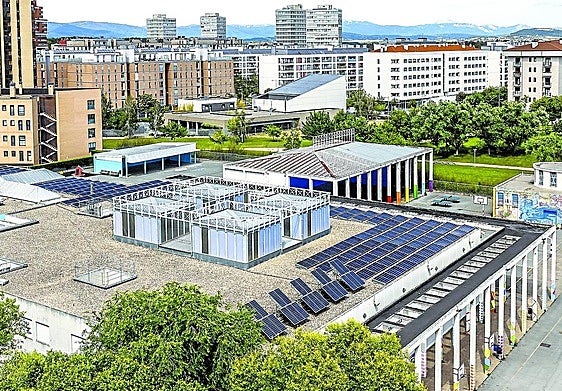 La ikastola Arantzabela es uno de los complejos públicos donde se han instalado paneles.