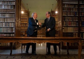 El director de la Real Academia Española, Santiago Muñoz Machado, y el defensor del pueblo, Ángel Gabilondo.