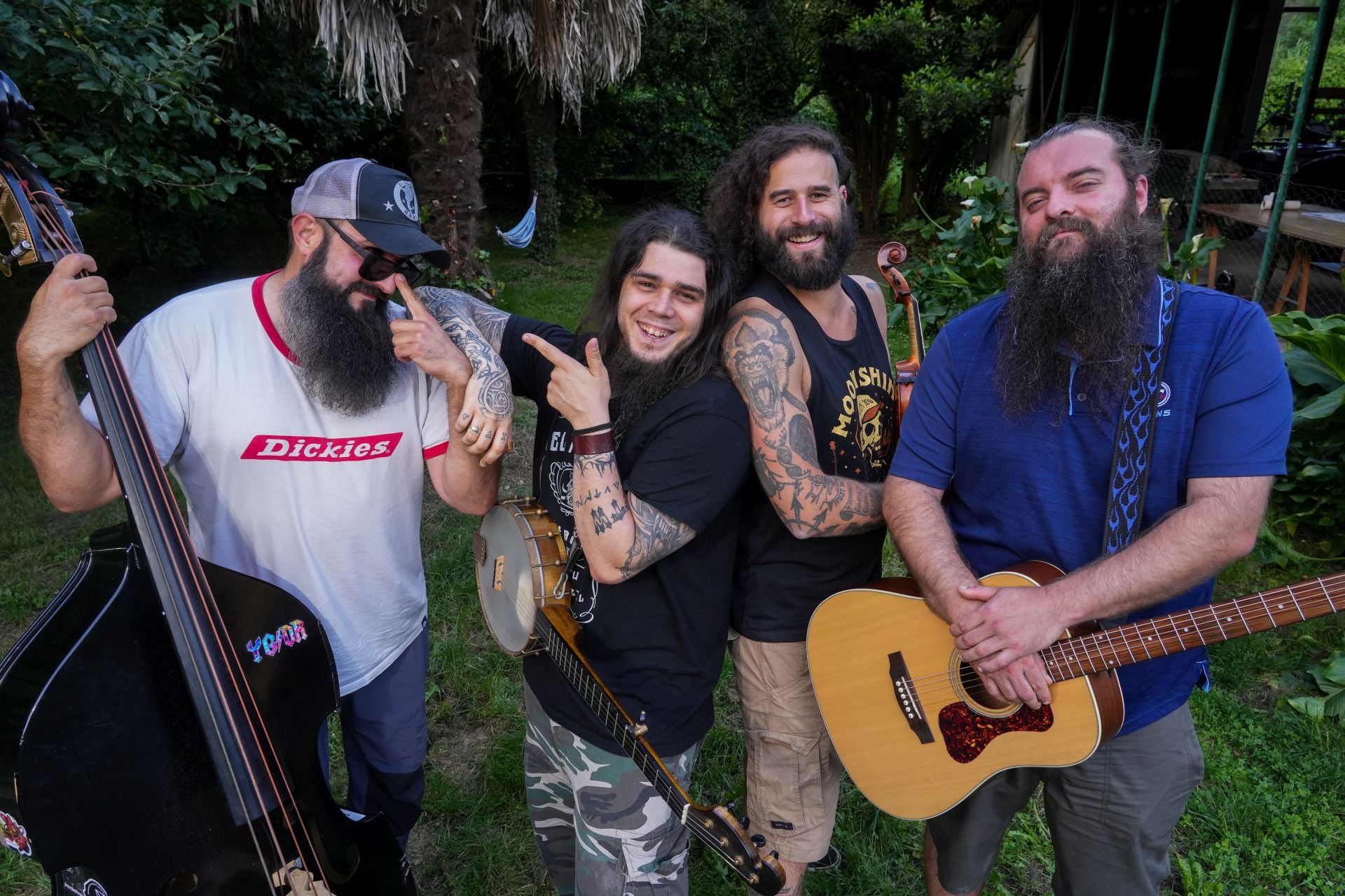Víctor Martín (contrabajo), David 'Dagda' Sánchez, Goiatz Dutto y Lander Lourido forman Moonshine Wagon, que el sábado tocarán en el Azkena.