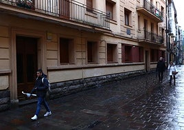 La agresión homófoba sucedió en la calle Correría, en el Casco Viejo de Vitoria, en febrero de 2017.
