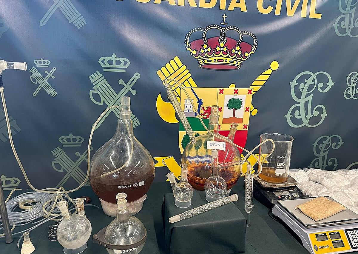 Imagen secundaria 1 - Desmantelan desde Álava el laboratorio que abastecía a &#039;raves&#039; de toda España
