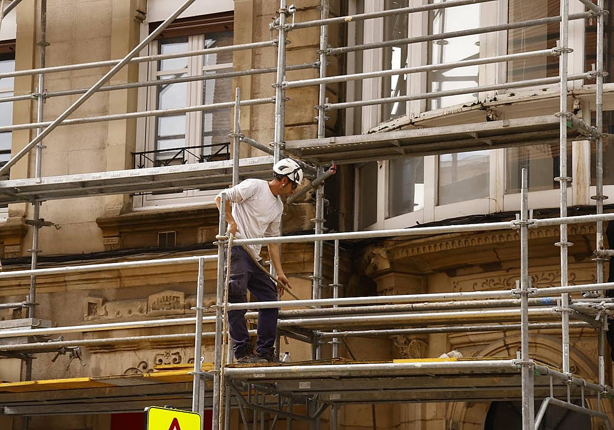 Las constructoras demandan mano de obra cualificada.