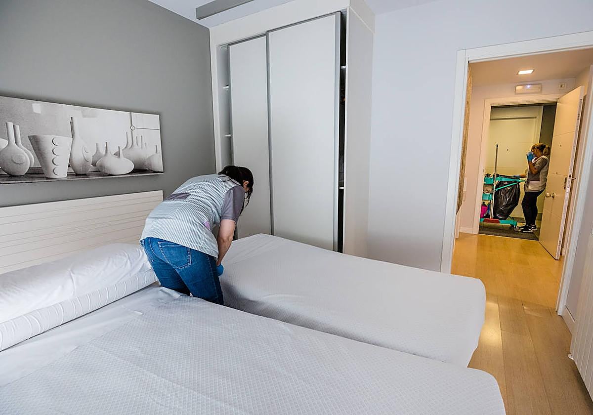 La de las camareras de piso es una de las profesiones susceptibles de adelanto de la jubilación por razón de edad.